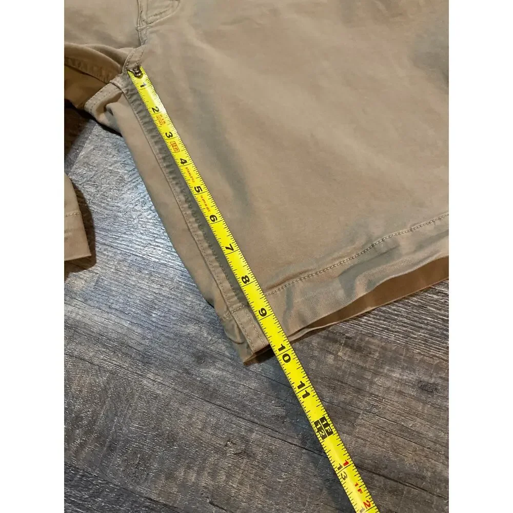 The North Face Men's Khaki Flat Front Shorts, 38